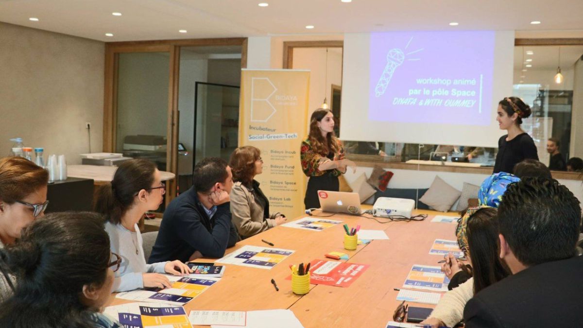 حاضنات الأعمال.. مساحة لتطوير مشاريع المقاولين الشباب في المغرب