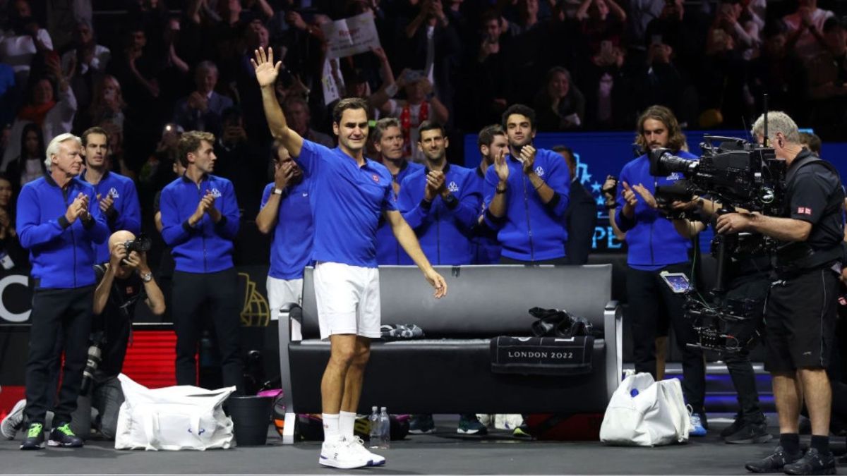 نادال يودع فيدرر باكيا في آخر مباراة له في مسيرته