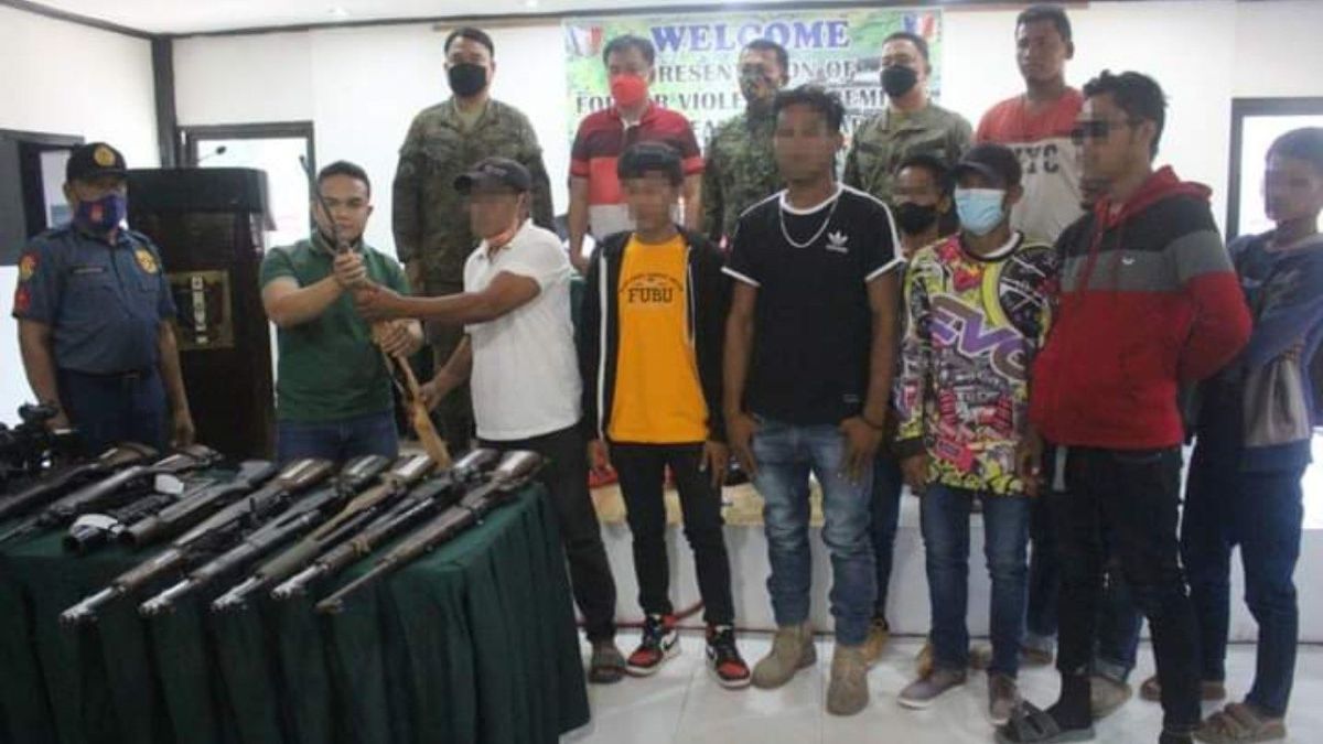 الفلبين.. عناصر إرهابية تستسلم للجيش 1 الفلبين.. عناصر إرهابية تستسلم للجيش
