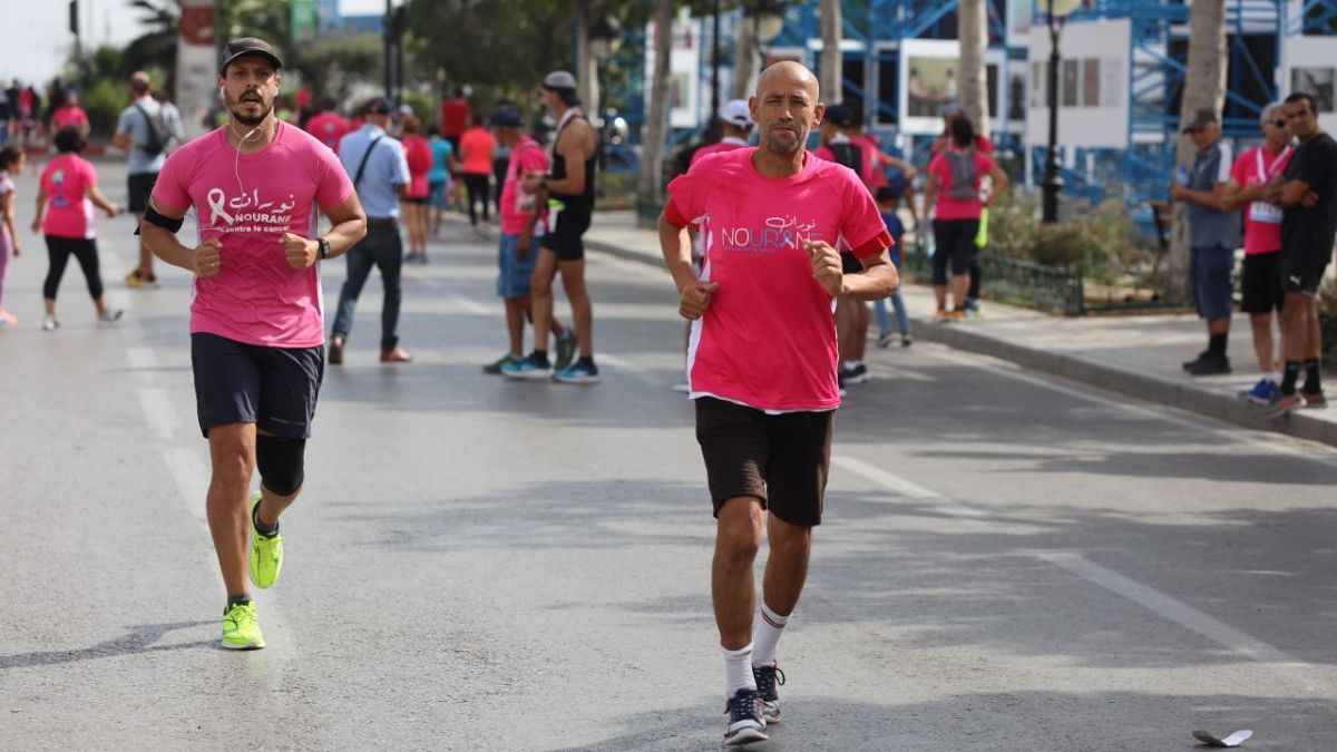 مريم قلال.. سيدة تونسية تغلبت على سرطان الثدي بريشتها وألوانها الزيتية 3 مريم قلال.. سيدة تونسية تغلبت على سرطان الثدي بريشتها وألوانها الزيتية