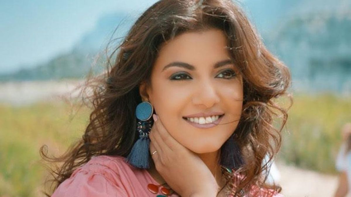 ياسمين علي تغني تتر مسلسل "الضاحك الباكي" بطولة عمرو عبد الجليل 1 ياسمين علي تغني تتر مسلسل "الضاحك الباكي" بطولة عمرو عبد الجليل