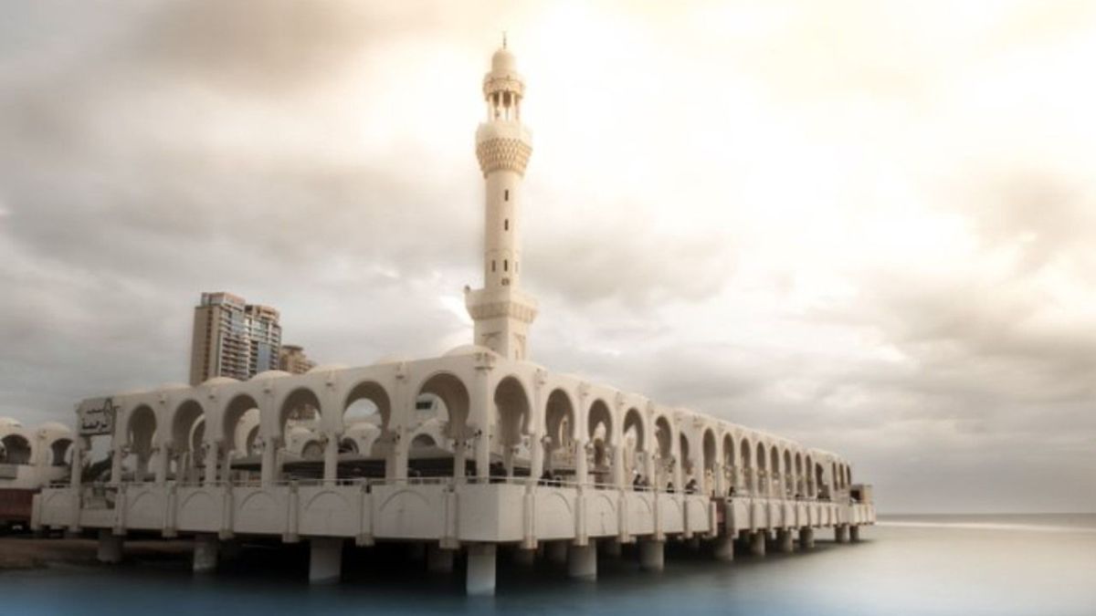 أول مسجد عائم في العالم في جدة بالسعودية 1 أول مسجد عائم في العالم في جدة بالسعودية