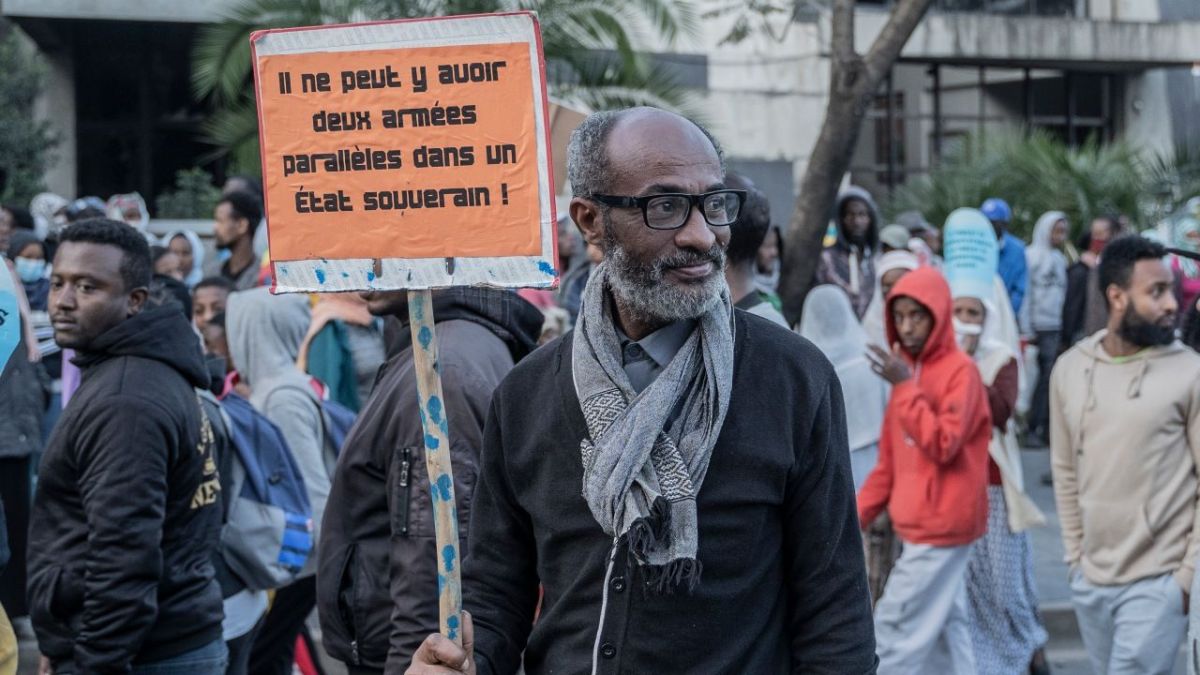 إثيوبيا: الآلاف يتظاهرون قبيل بدء محادثات السلام في جنوب إفريقيا بين الأطراف المتحاربة 3 إثيوبيا: الآلاف يتظاهرون قبيل بدء محادثات السلام في جنوب إفريقيا بين الأطراف المتحاربة