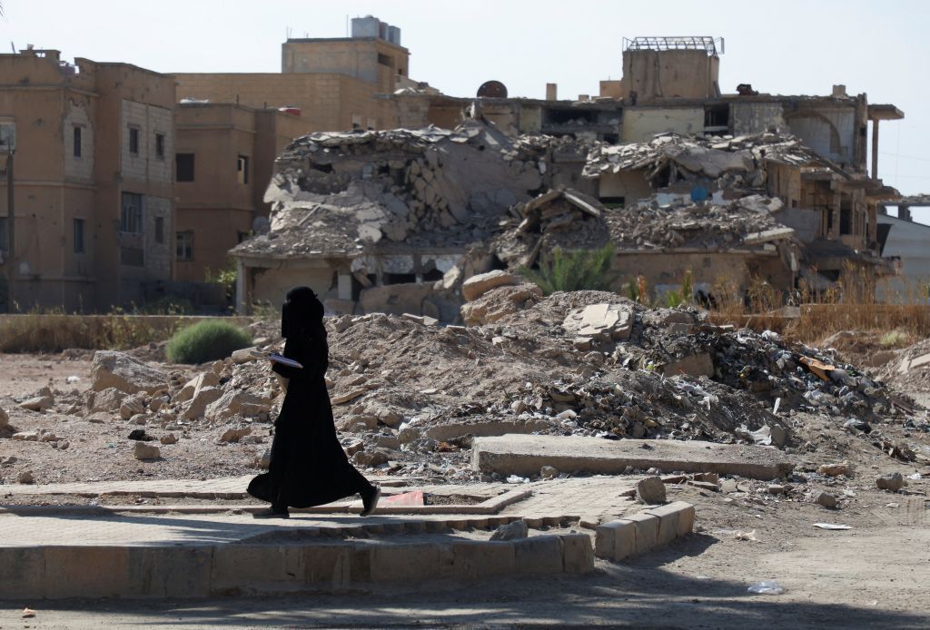 بعد 1800 يوما.. مدينة الرقة تعرف طريق الحياة