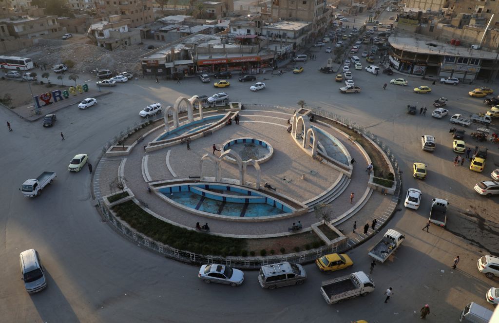 بعد 1800 يوما.. مدينة الرقة تعرف طريق الحياة