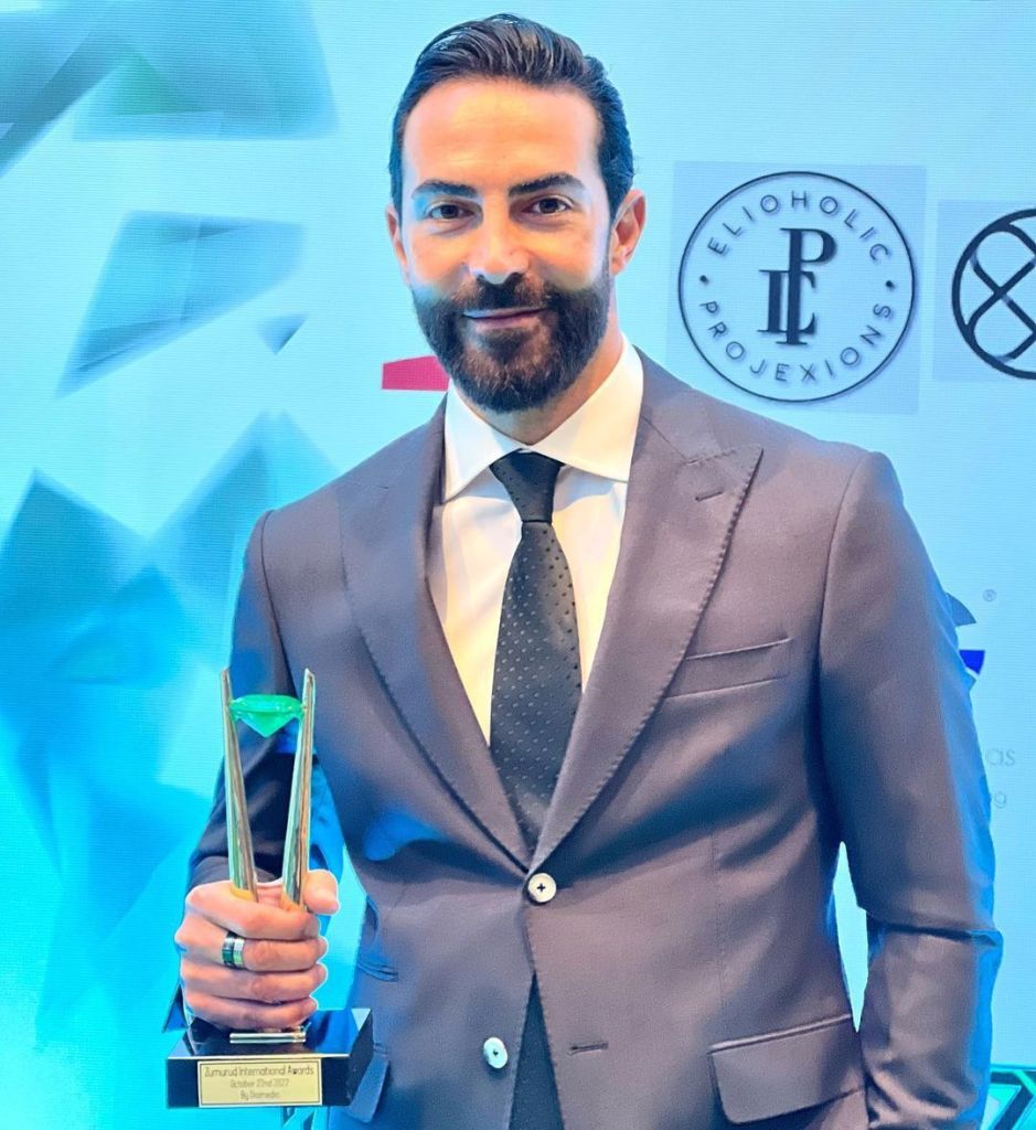 كارلوس عازار يوجه رسالة للشباب العربي عبر "أخبار الآن"