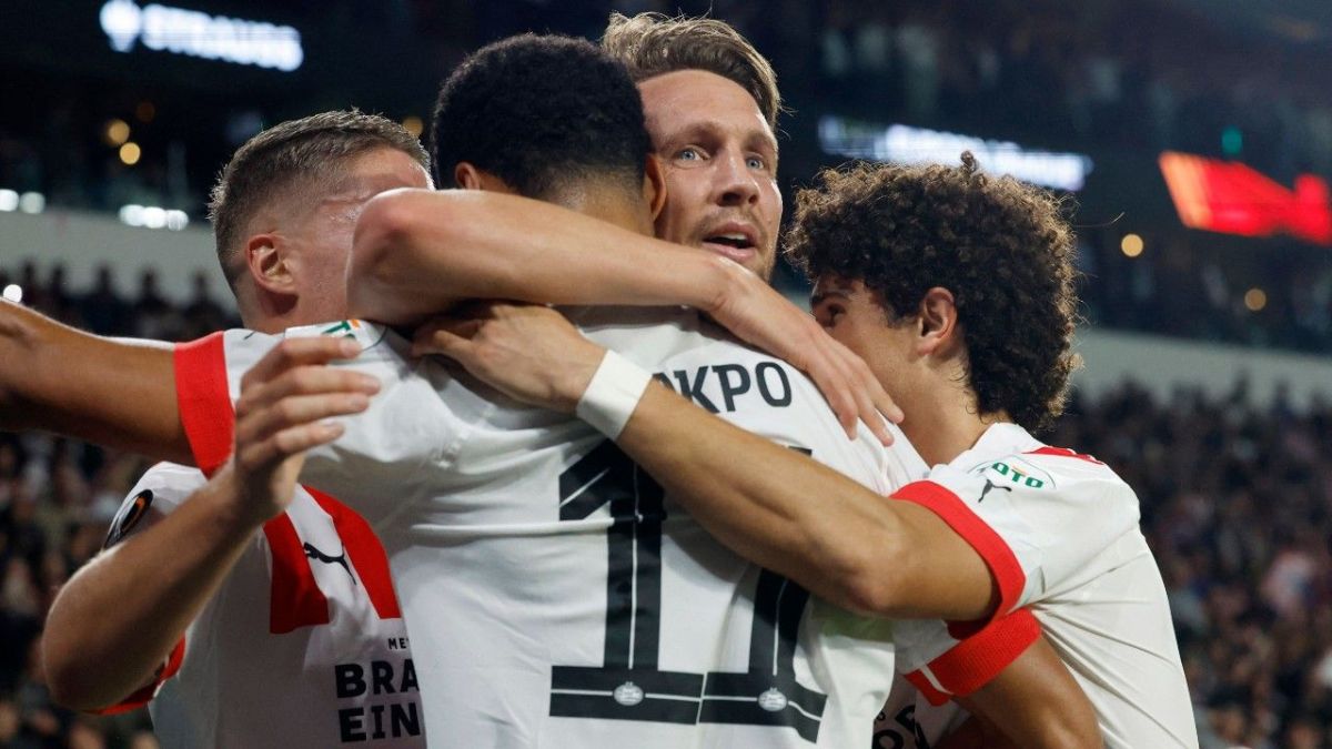 مانشستر يونايتد يعبر إلى الدور الثاني من منافسات الدوري الأوروبي 1 مانشستر يونايتد يعبر إلى الدور الثاني من منافسات الدوري الأوروبي