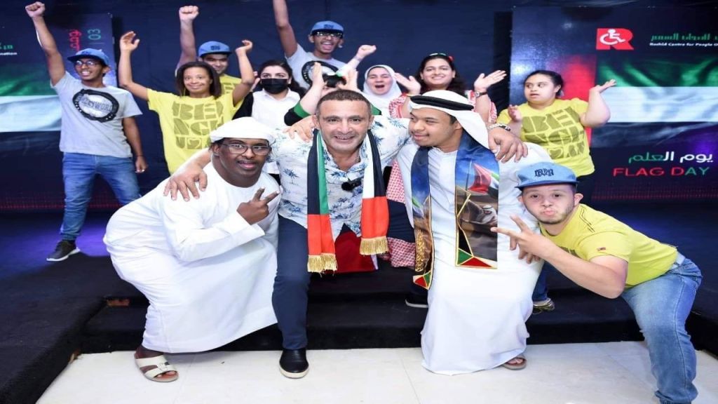 أحمد السقا يزور أصحاب الهمم خلال تواجده بمعرض الشارقة للكتاب