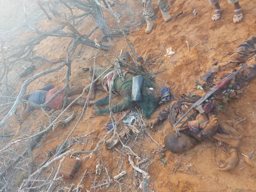 مقتل أكثر من 100 عنصر في جماعة الشباب الصومالية وسط شكوك بوجود تسريبات من داخل الجماعة 2 مقتل أكثر من 100 عنصر في جماعة الشباب الصومالية وسط شكوك بوجود تسريبات من داخل الجماعة