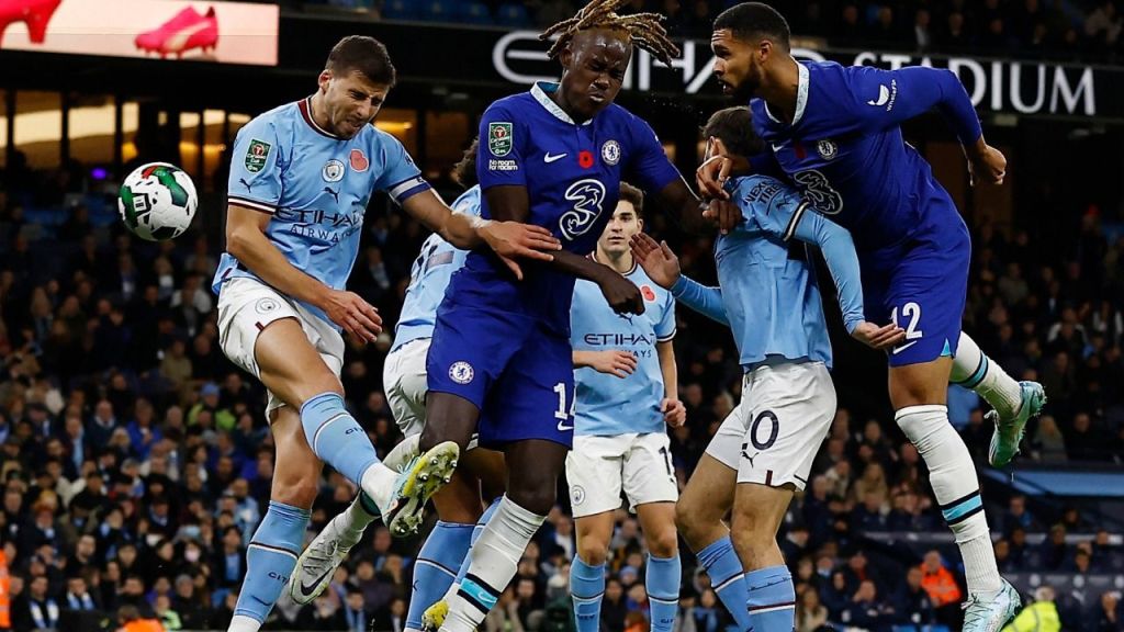 مانشستر سيتي يتأهل إلى ثمن نهائي كأس الرابطة بثنائية في مرمى تشيلسي