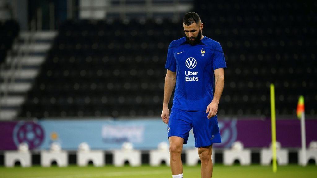 بنزيما يصاب في تمارين فرنسا ويثير القلق بشأن مشاركته في المونديال 2 اللاعب كريم بنزيما.(أ ف ب)
