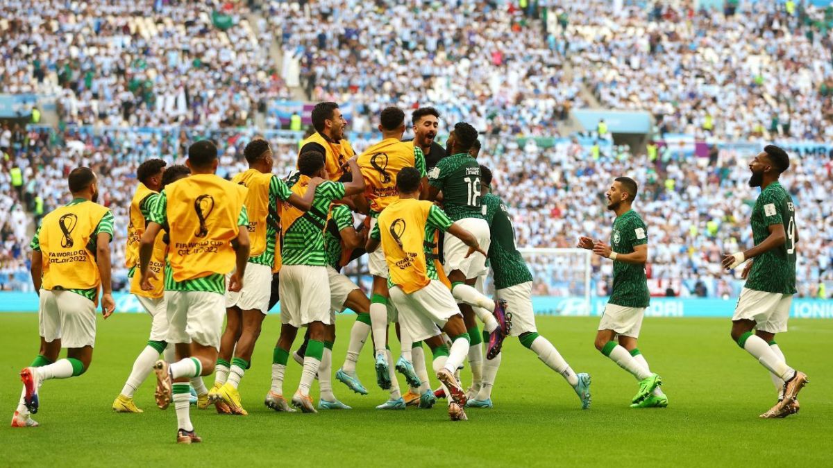 مفاجأة تاريخية.. منتخب السعودية يضرب الأرجنتين بثنائية ويحرمها من رقم قياسي
