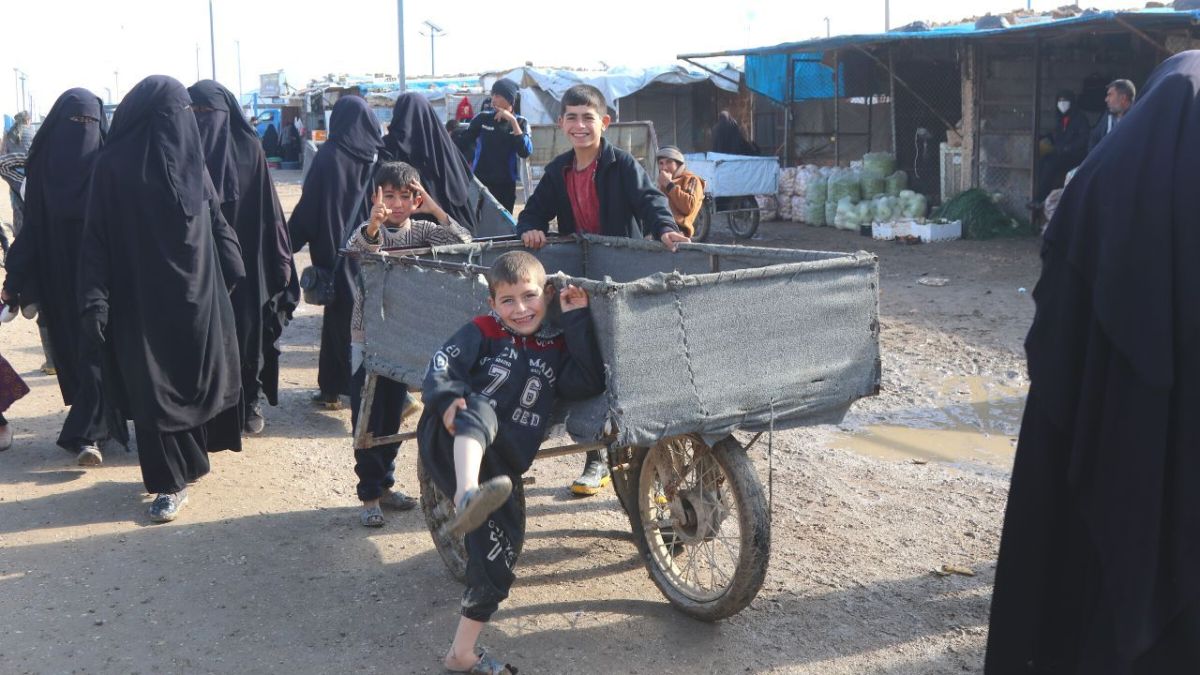 نساء داعش يؤكدن ل"أخبار الآن" عزمهن اقتناص الفرصة للهرب من مخيم الهول