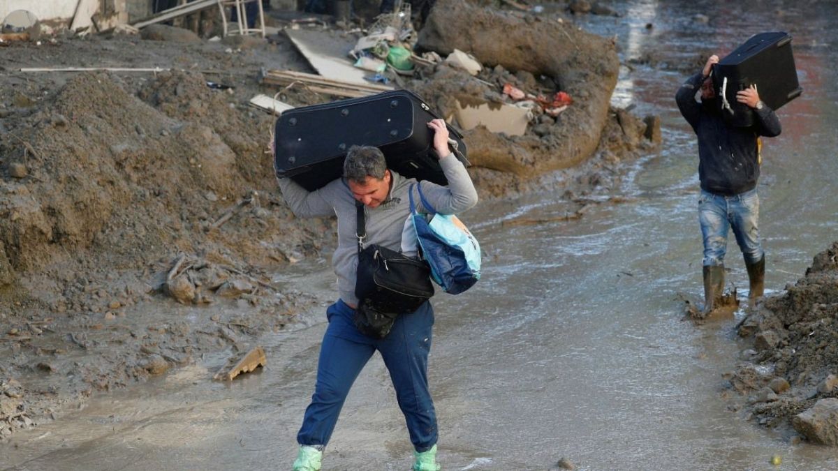 جزيرة إيسكيا.. أزمة مناخ تؤدي إلى إضرار عديدة