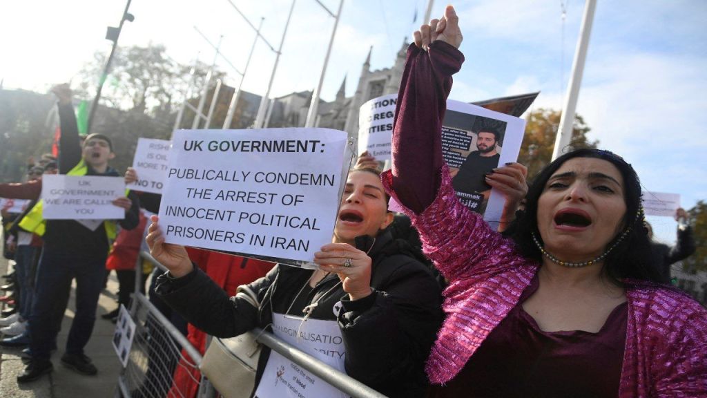 أحلام كردستان إيران وكوابيس النظام الإيراني