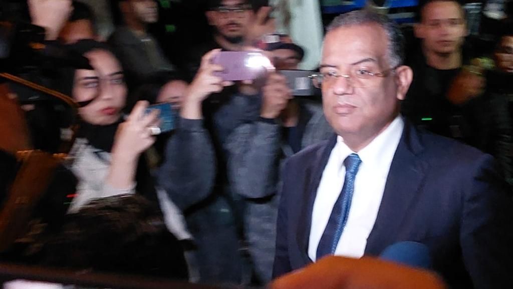 نجوم الفن والإعلام في عزاء مفيد فوزي 2 نجوم الفن والإعلام في عزاء مفيد فوزي