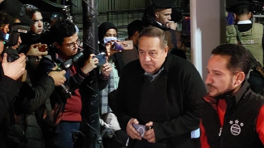 نجوم الفن والإعلام في عزاء مفيد فوزي 4 نجوم الفن والإعلام في عزاء مفيد فوزي