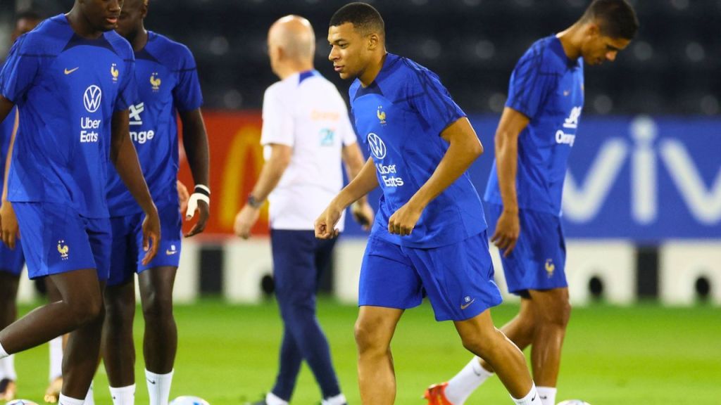 3 أبطال سابقين وإنجاز مغربي.. كل ما تريد معرفته عن ربع نهائي كأس العالم