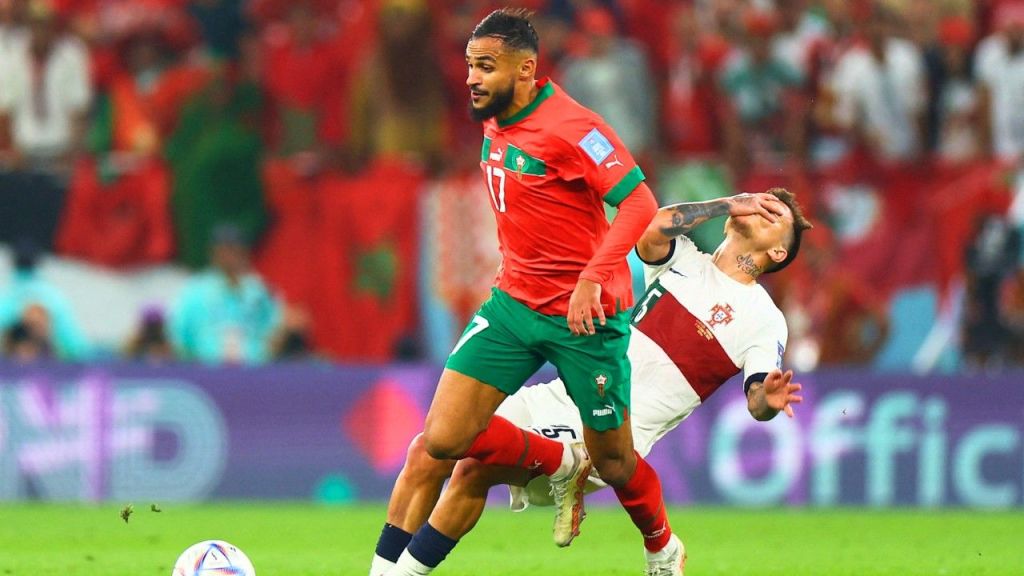 هدف يوسف النصيري في شباك البرتغال يعزز آمال المغرب في بلوغ نصف نهائي كأس العالم 6 شاهد بالصور استعداد الجمهور المغربي للمباراة