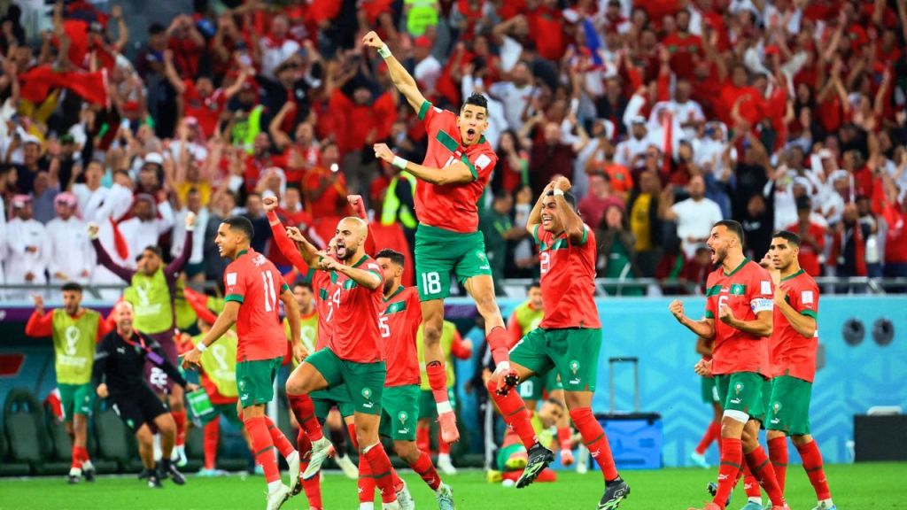 أهالي اللاعبين يشاركون أسود الأطلس فرحتهم بالتأهل لنصف نهائي كأس العالم