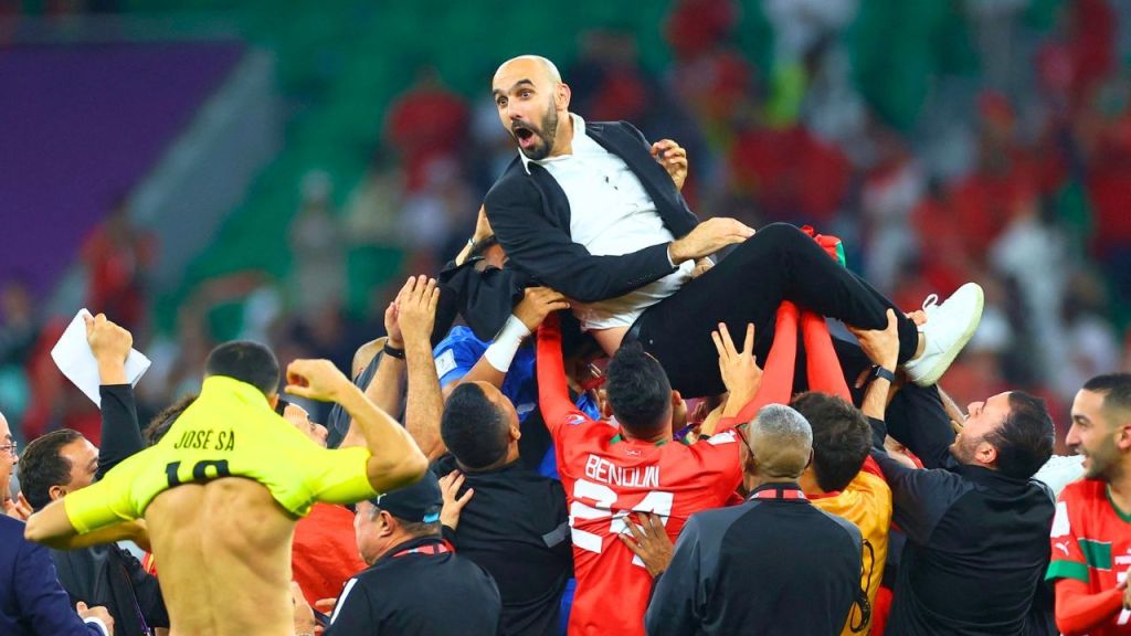 أهالي اللاعبين يشاركون أسود الأطلس فرحتهم بالتأهل لنصف نهائي كأس العالم