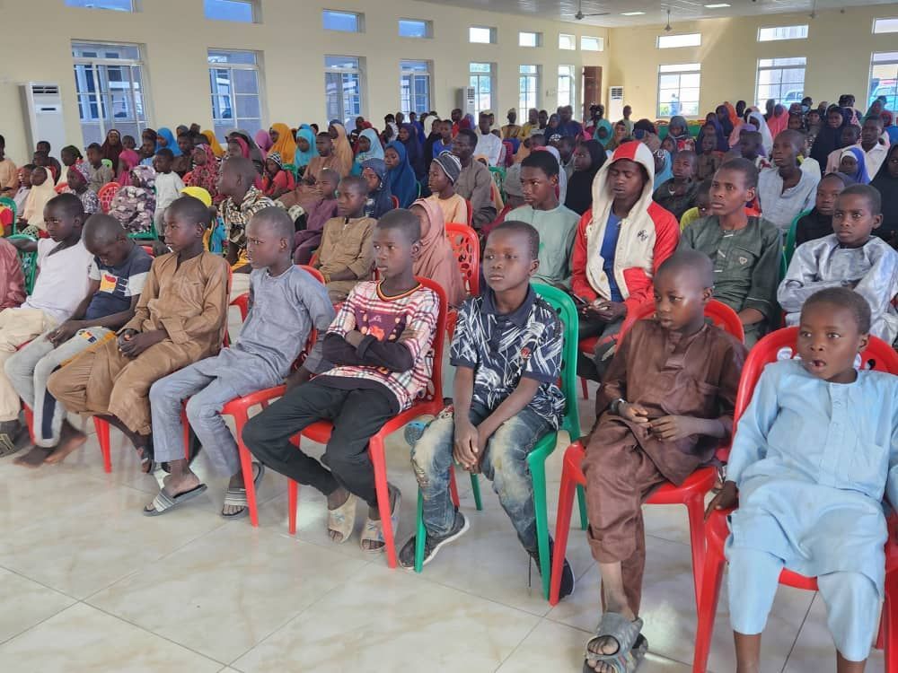 نيجيريا تصرف مبالغ مالية لأبناء ضحايا معركة بوكو حرام 1 نيجيريا تصرف مبلغ كبير لليتامى أبناء ضحايا معركة بوكو حرام