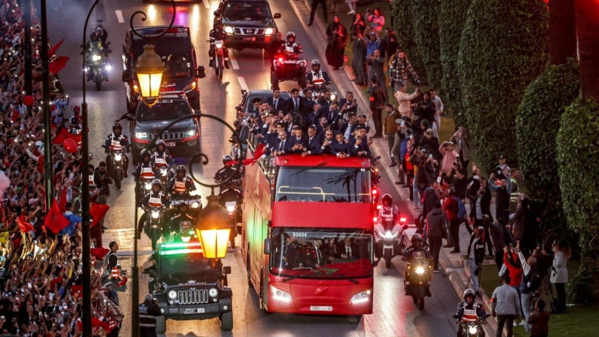 بالصور.. استقبال أسطوري لمنتخب المغرب بعد إنجازه في كأس العالم 6 بالصور.. استقبال أسطوري لمنتخب المغرب بعد إنجازه في كأس العالم