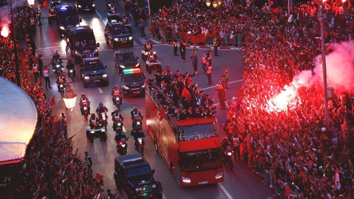 بالصور.. استقبال أسطوري لمنتخب المغرب بعد إنجازه في كأس العالم 3 بالصور.. استقبال أسطوري لمنتخب المغرب بعد إنجازه في كأس العالم