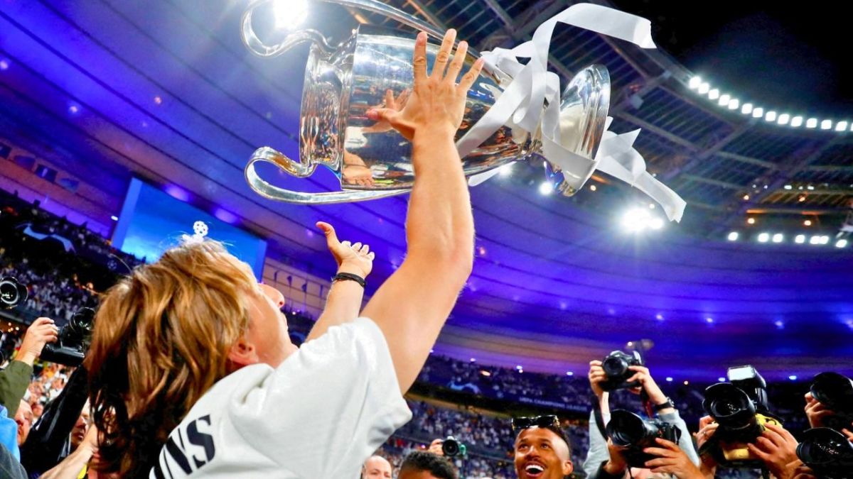 بانوراما الرياضة 2022.. ميسي الملك المتوج في عام وداع فيدرر وأزمات رونالدو