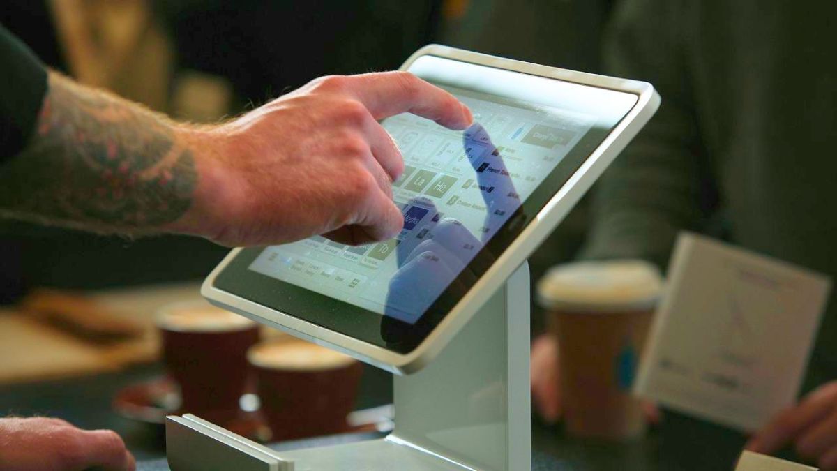 ثقافة البقشيش الجديدة.. كيف تغيرت الإكرامية في آخر ثلاث سنوات؟