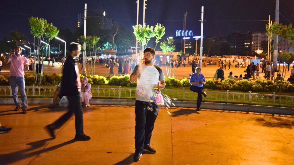 تقارب تركيا مع سوريا.. خنجر في ظهر اللاجئين والمعارضة السورية 1 تقارب تركيا مع سوريا.. خنجر في ظهر اللاجئين والمعارضة السورية