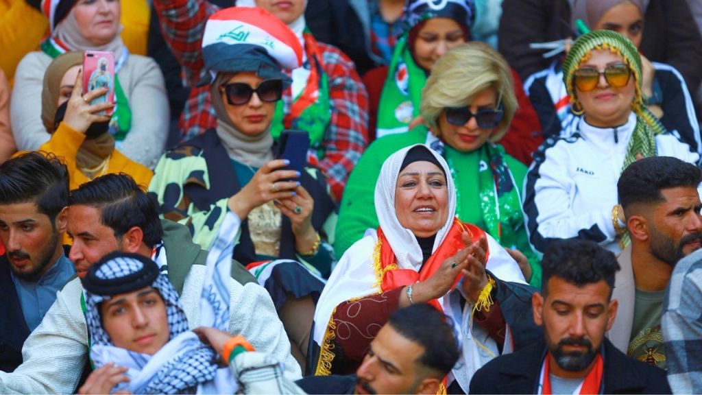 أجواء خليجي 25 في البصرة بين الحماس وحوداث التدافع 1 بالصور.. أجواء خليجي 25 في البصرة بين الحماس وحوداث التدافع