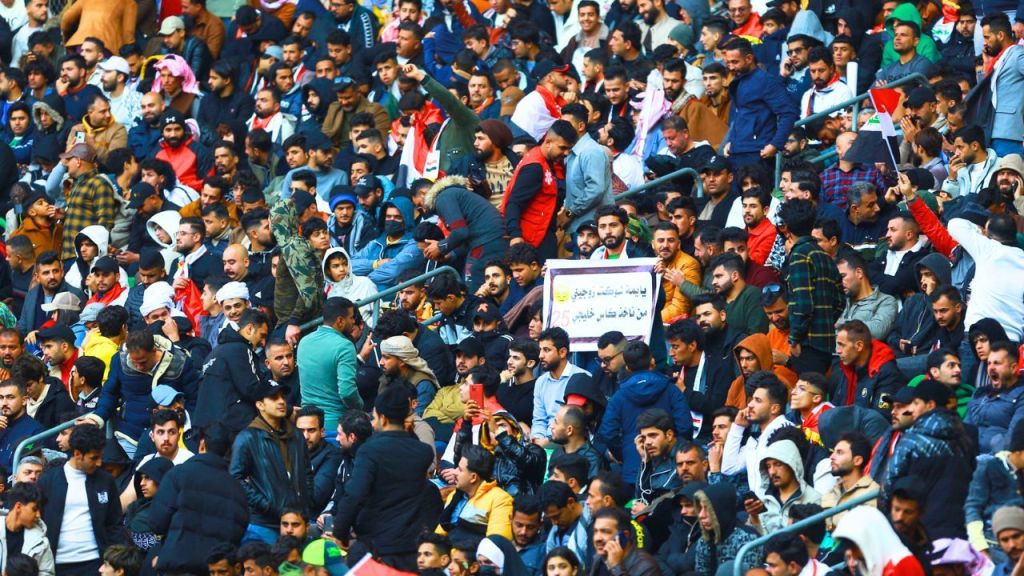 أجواء خليجي 25 في البصرة بين الحماس وحوداث التدافع 3 بالصور.. أجواء خليجي 25 في البصرة بين الحماس وحوداث التدافع