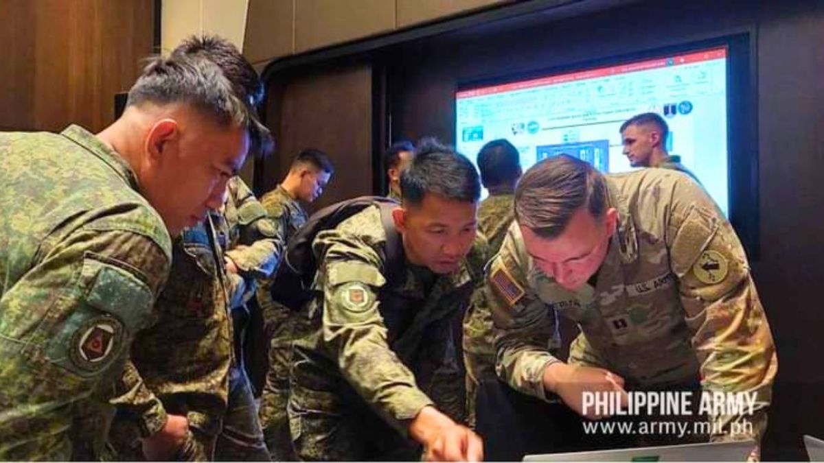 الجيش الفلبيني يتلقى تدريبات لمواجهة داعش في شرق آسيا