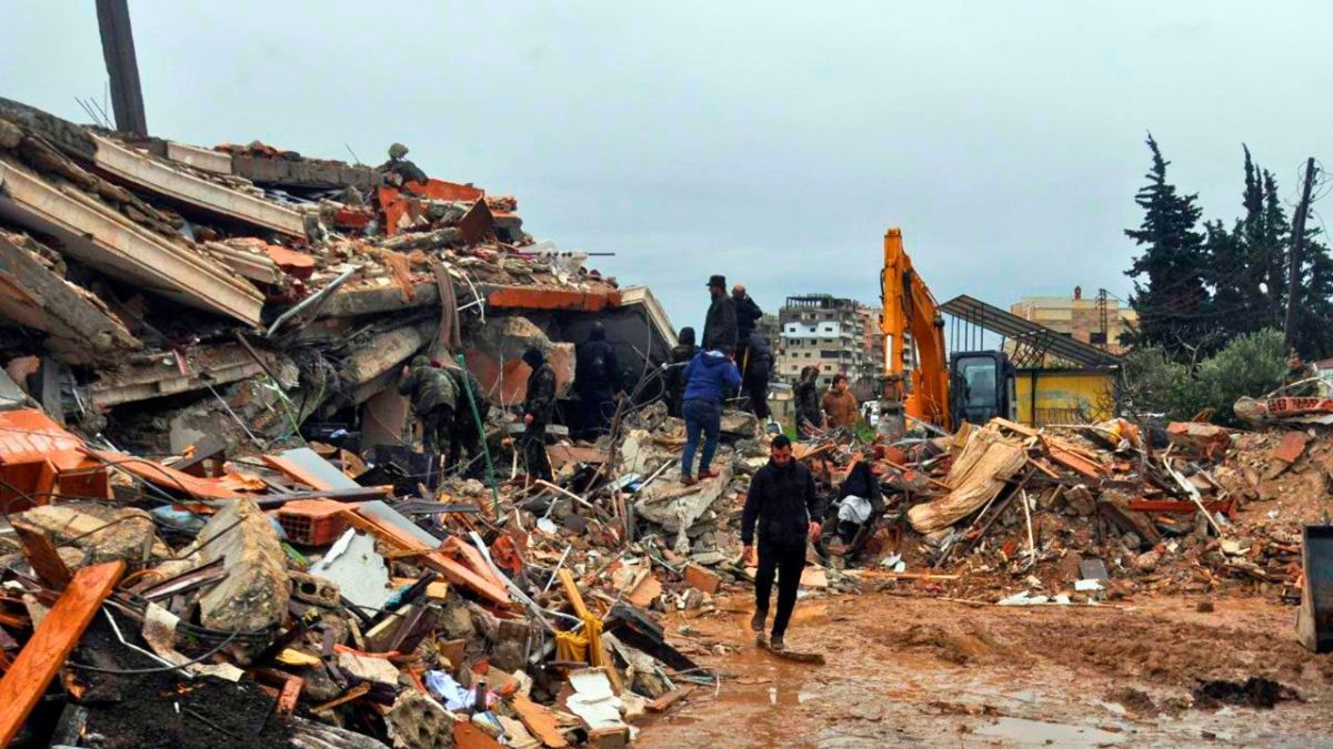 اللاذقية.. عروس الساحل السوري تبكي ضحايا الزلزال 3 اللاذقية.. عروس الساحل السوري تبكي ضحايا الزلزال