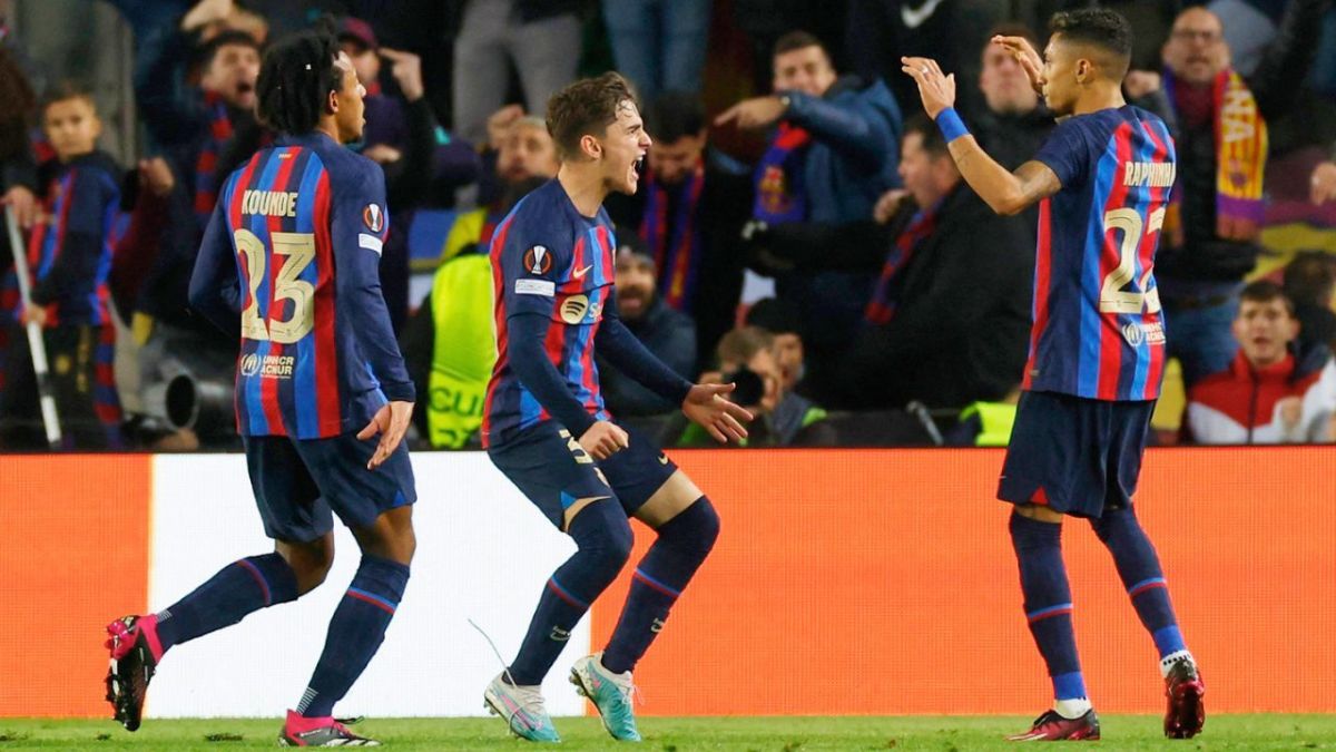 التعادل الإيجابي يؤجل حسم صراع برشلونة ويونايتد 1 التعادل الإيجابي يؤجل حسم صراع برشلونة ويونايتد