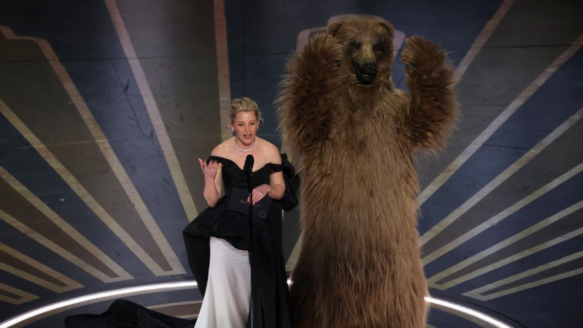 حمار و دُب.. تعرف على أغرب اللقطات في حفل الأوسكار 2 حمار و دُب.. تعرف على أغرب اللقطات في حفل الأوسكار