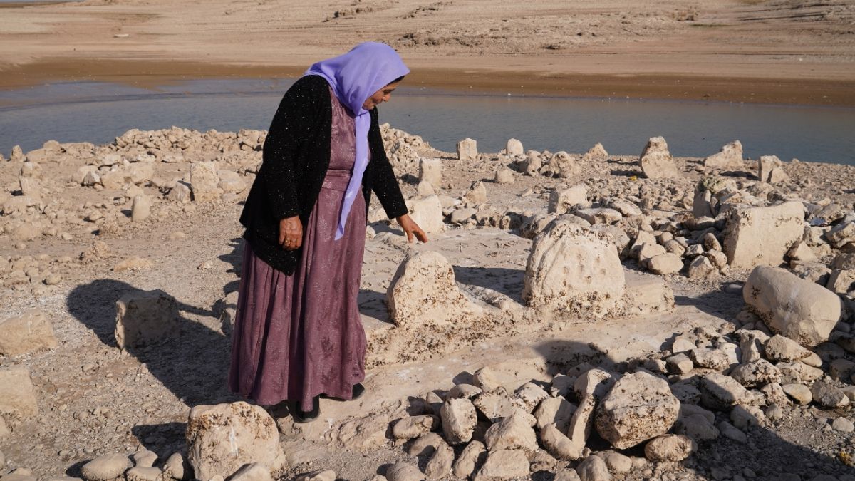 اختفت منذ 38 عامًا.. ظهور بقايا مزار ديني ومقبرة ومدرسة بالعراق بسبب الجفاف