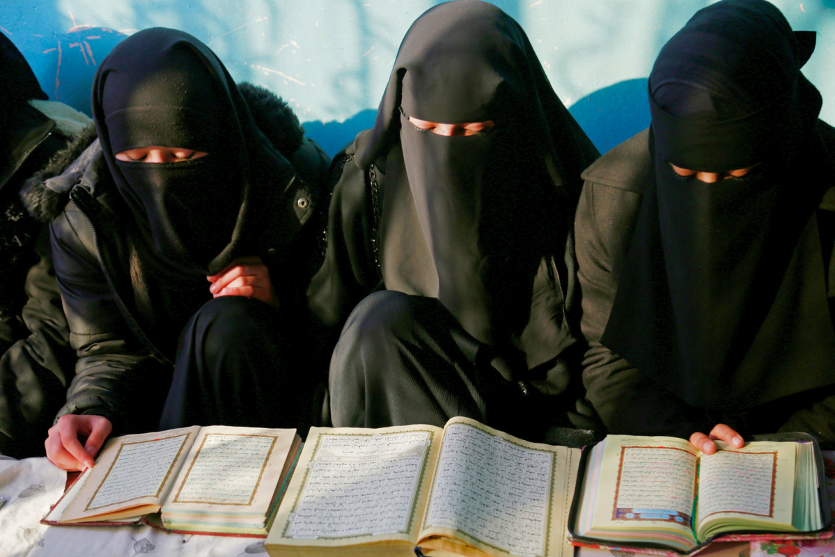 بعد حرمان 2.5 مليون فتاة من التعليم في أفغانستان.. طالبان تغلق المكتبة النسائية الوحيدة 3 بعد حرمان 2.5 مليون فتاة من التعليم في أفغانستان.. طالبان تغلق المكتبة النسائية الوحيدة