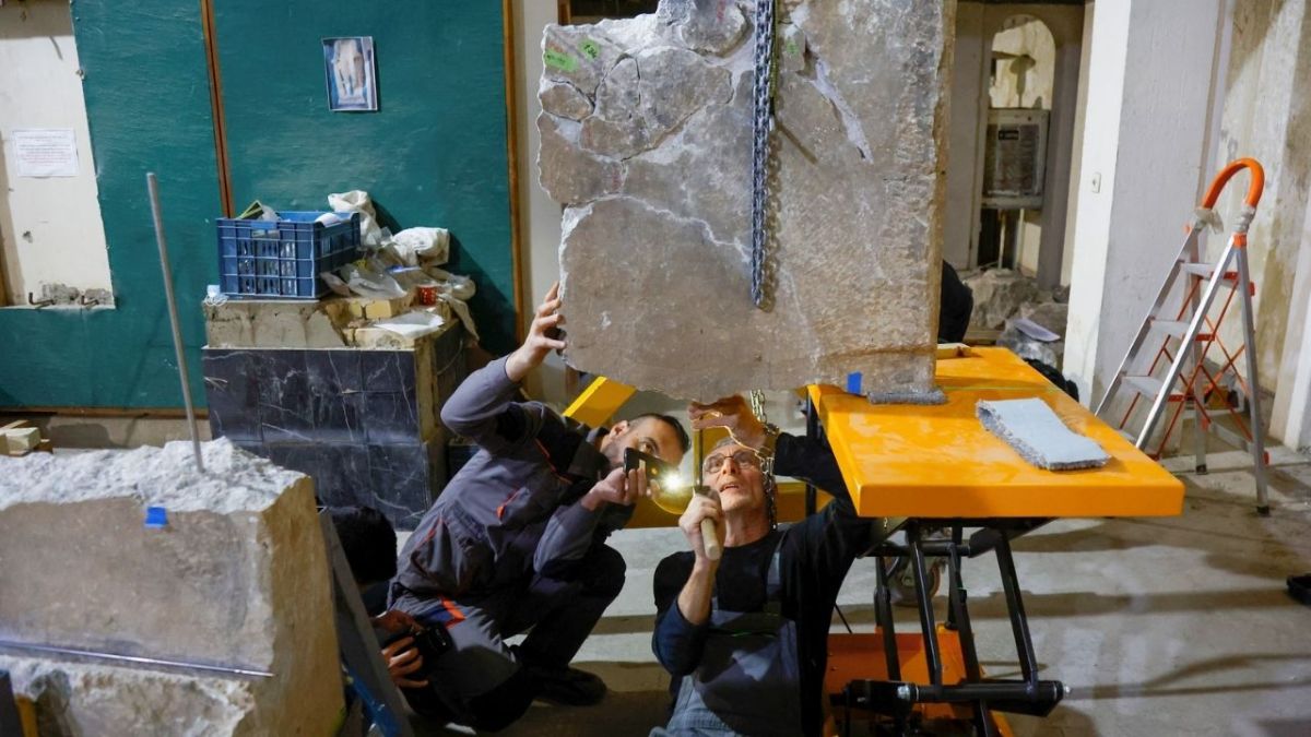 داعش دّمر البشر والحجر.. خبراء يحاولون ترميم الآثار التي دمرها التنظيم في الموصل