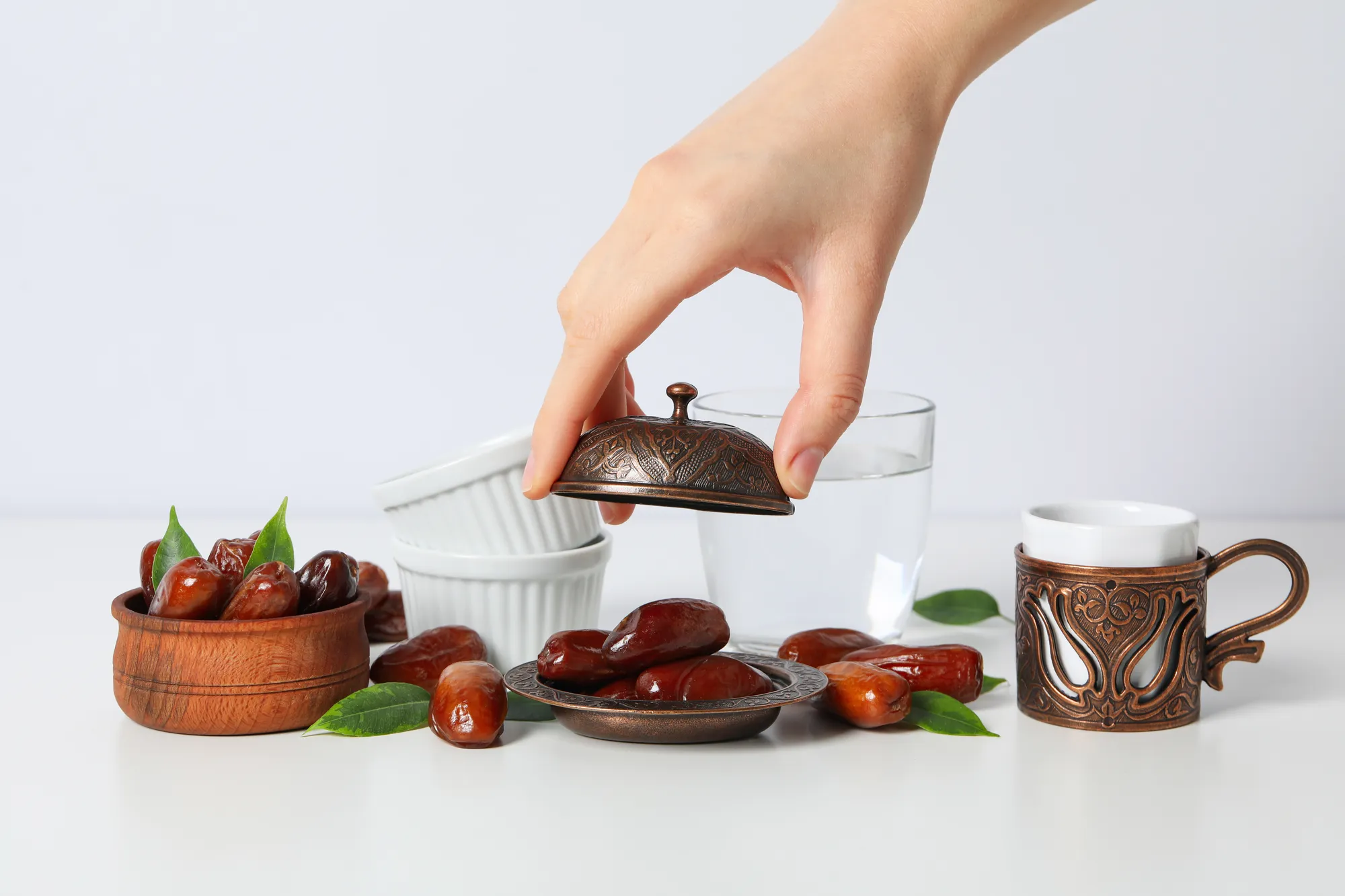 فوائد لا تحصى للإفطار على التمر والماء.. تعرف عليها 2 فوائد لا تحصى للإفطار على التمر والماء.. تعرف عليها