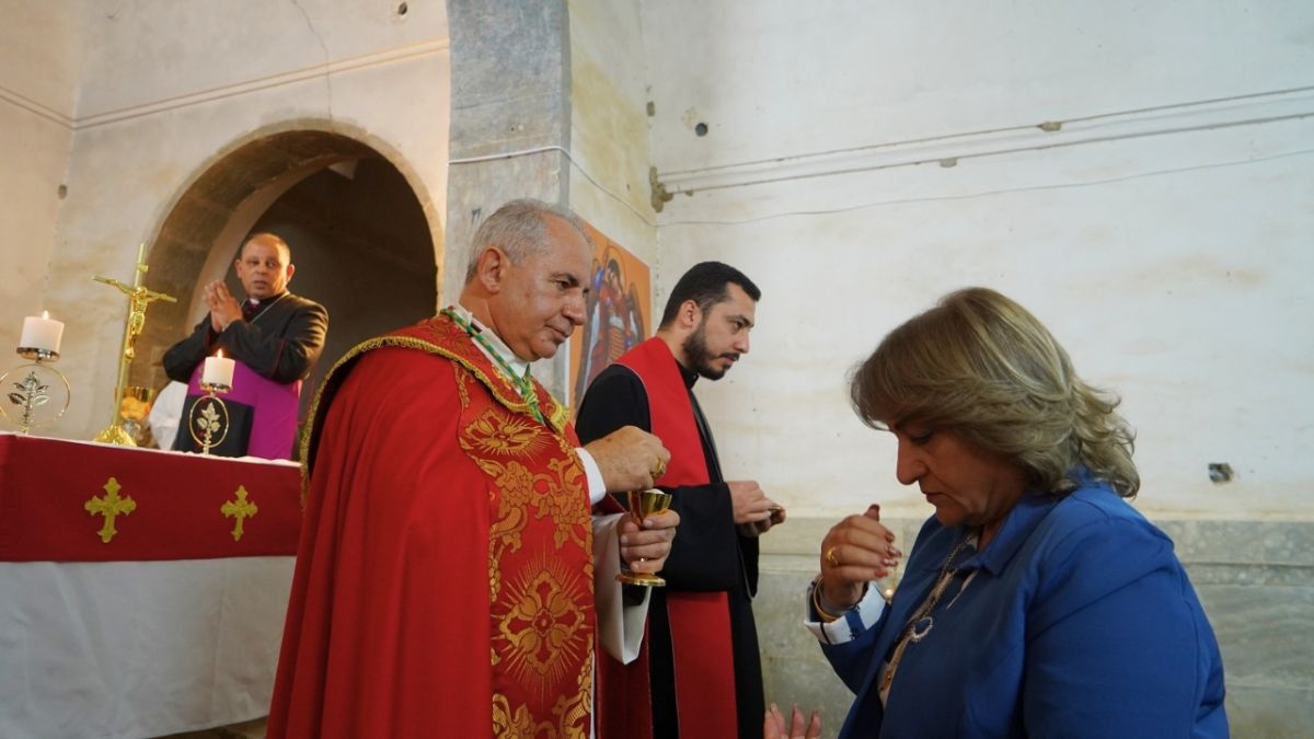 لأول مرة منذ أكثر من 20 عاماً.. قداس في دير مار ميخائيل بالموصل شمال العراق