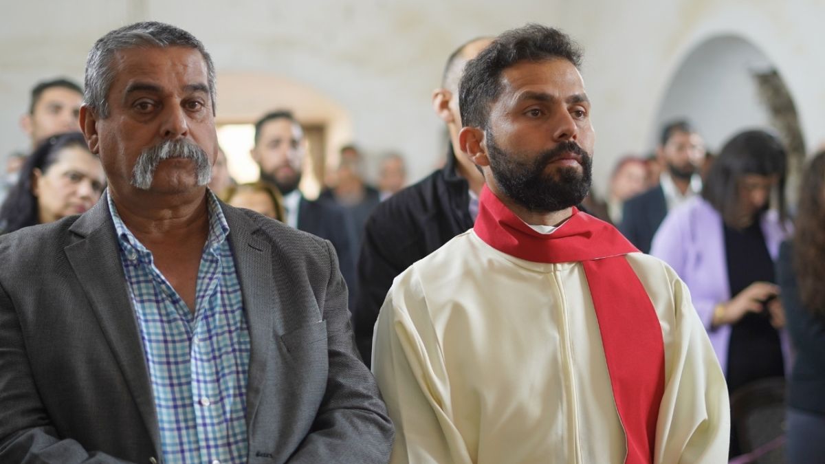 لأول مرة منذ أكثر من 20 عاماً.. قداس في دير مار ميخائيل بالموصل شمال العراق