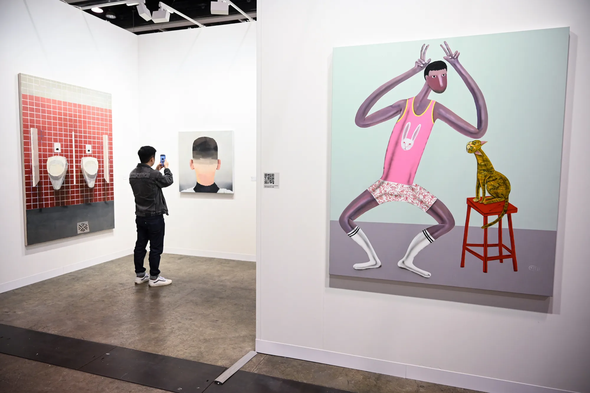 الشباب يعيدون لمعرض "آرت بازل هونغ كونغ" بريق ما قبل الجائحة