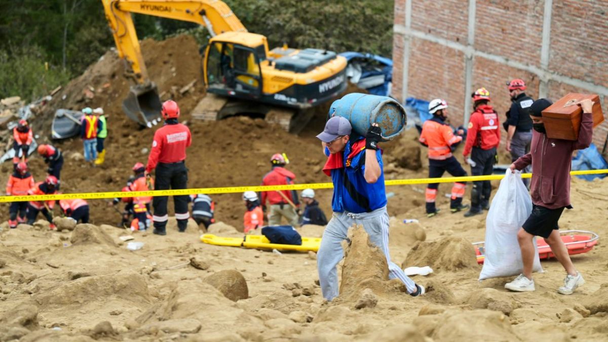 ارتفاع قتلى الانهيار الأرضي في الإكوادور 2 ارتفاع قتلى الانهيار الأرضي في الإكوادور