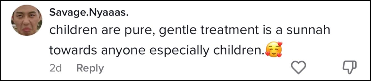 تريندينغ | في مشهد مؤثر.. طفل يرتمي في أحضان إمام أثناء صلاة التراويح