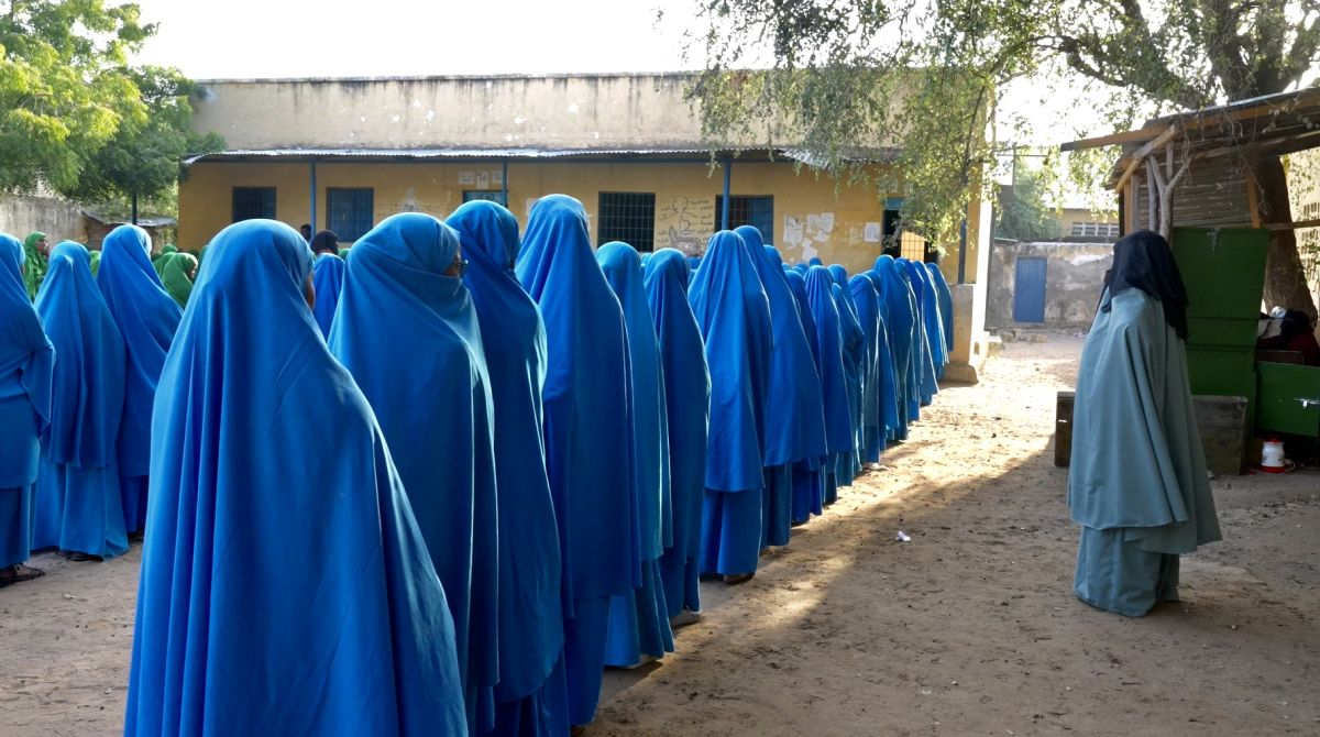 القصة اليوم في الصومال.. طموح الطلاب مستمر رغم ترهيب جماعة الشباب 1 القصة اليوم في الصومال.. طموح الطلاب مستمر رغم ترهيب جماعة الشباب