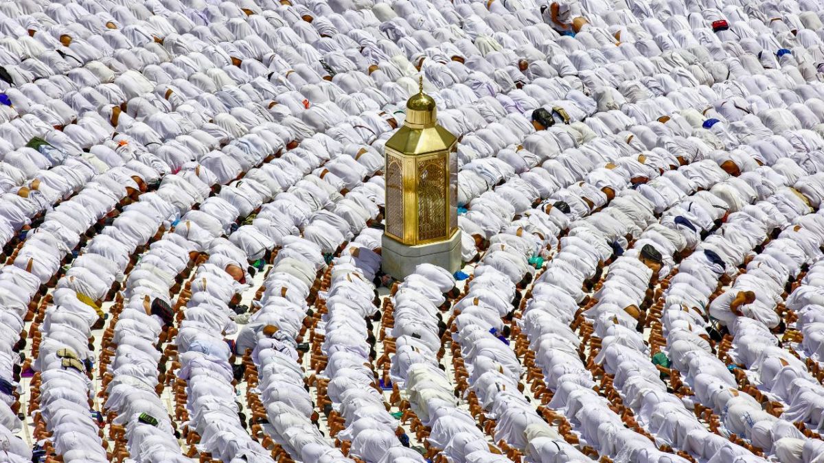 تحت الأمطار وفي أجواء روحانية.. ضيوف الرحمن يؤدون مناسك العمرة في شهر رمضان 5 تحت الأمطار وفي أجواء روحانية.. ضيوف الرحمن يؤدون مناسك العمرة في شهر رمضان