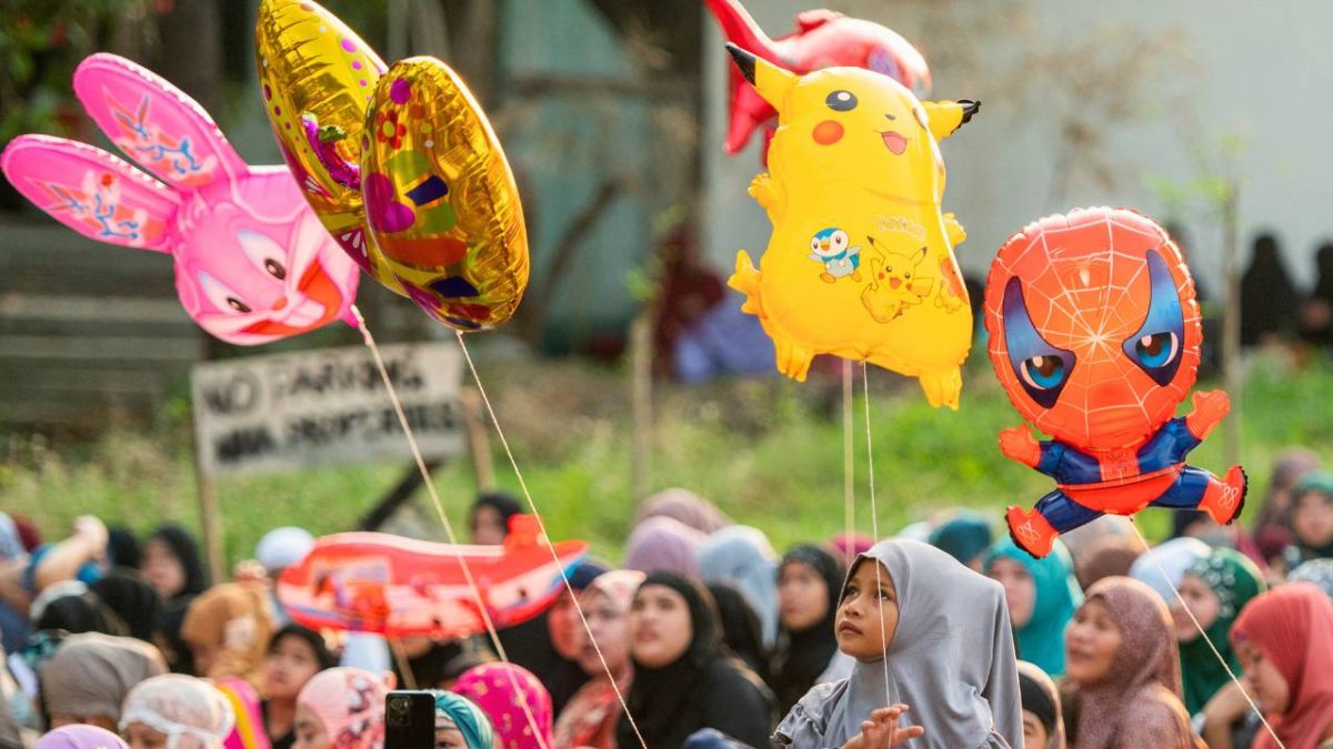 رغم الأزمات السياسية والاقتصادية.. المسلمون يستقبلون عيد الفطر بأجواء مميزة