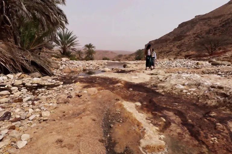 "صافر" وسرطان وأرض مسمومة.. كيف تضرر اليمن من ثرواته؟ 6 "صافر" وسرطان وأرض مسمومة.. كيف تضرر اليمن من ثرواته؟